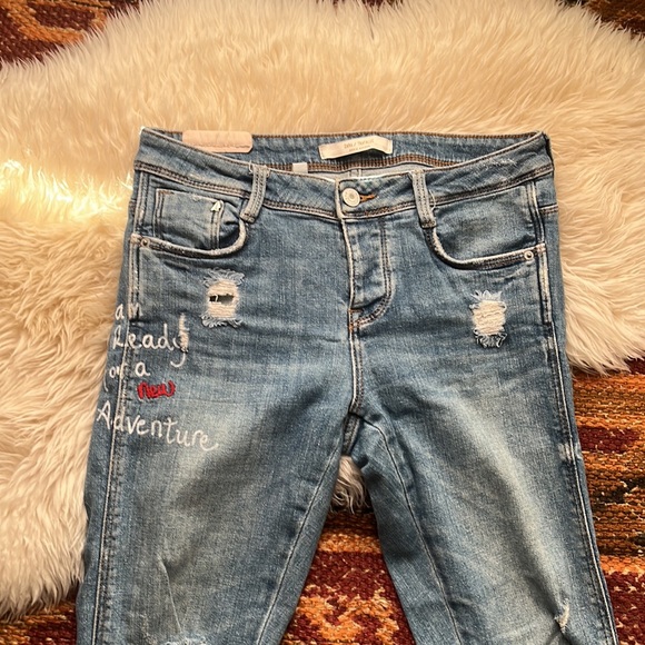 Zara Mid Rise Crop Jeans - Picture 2 of 9